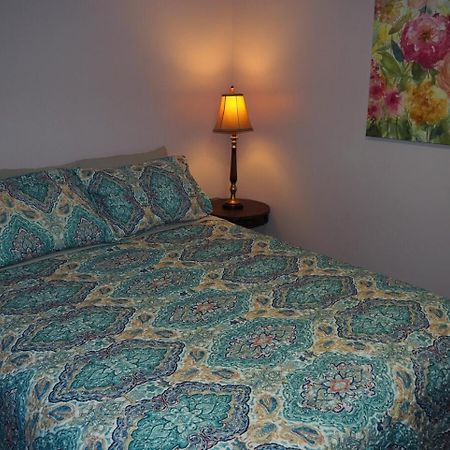 The Green Lake Getaway - Shared Lake Access! Interlochen Esterno foto