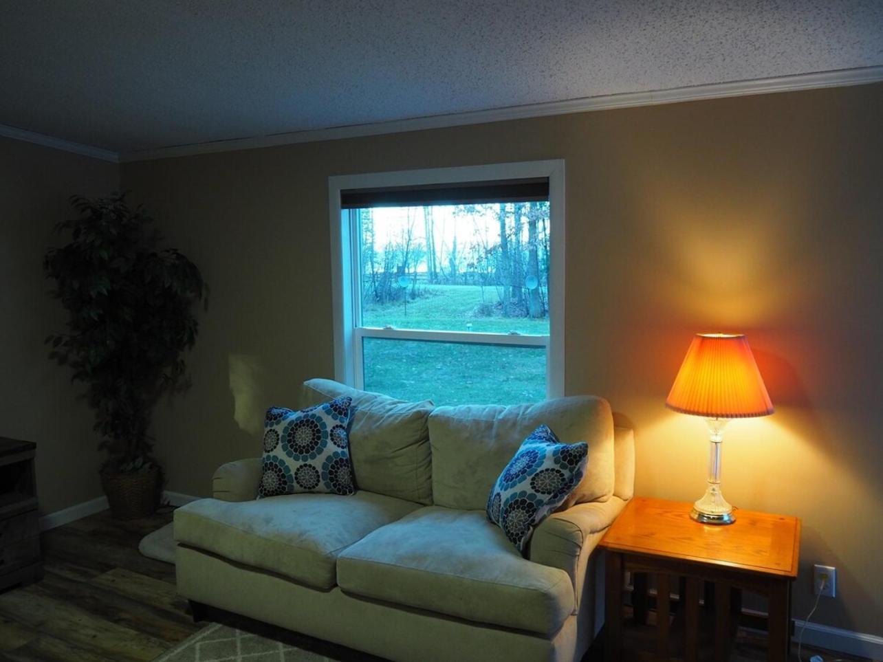 The Green Lake Getaway - Shared Lake Access! Interlochen Esterno foto