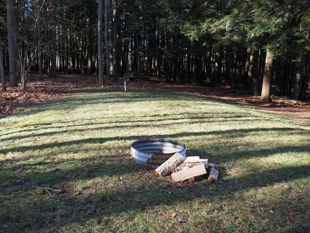 The Green Lake Getaway - Shared Lake Access! Interlochen Esterno foto