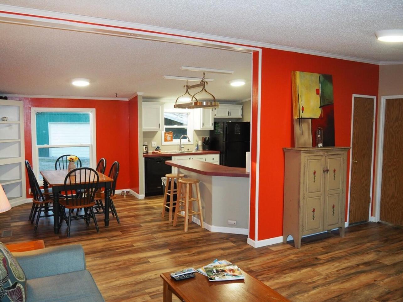 The Green Lake Getaway - Shared Lake Access! Interlochen Esterno foto